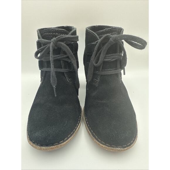 Clarks Women's Cottagecore Artisan Carleta Nubuck Ankle Bootie Sz 8 Black Suede - Picture 2 of 5